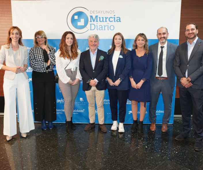 Recepción de invitados en Desayunos MurciaDiario