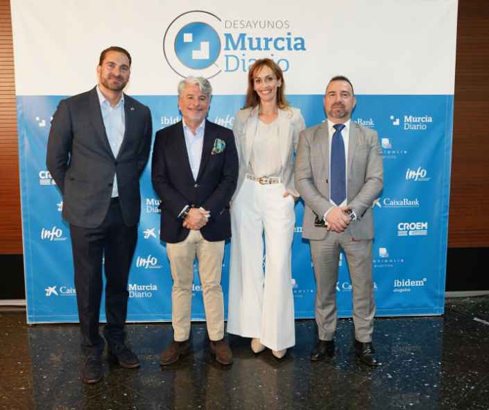 Recepción de invitados en Desayunos MurciaDiario