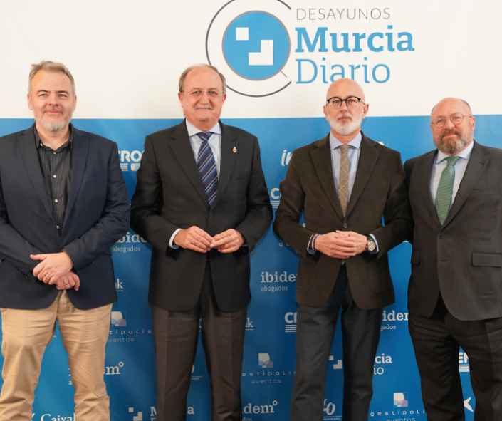 Recepción de invitados en Desayunos MurciaDiario