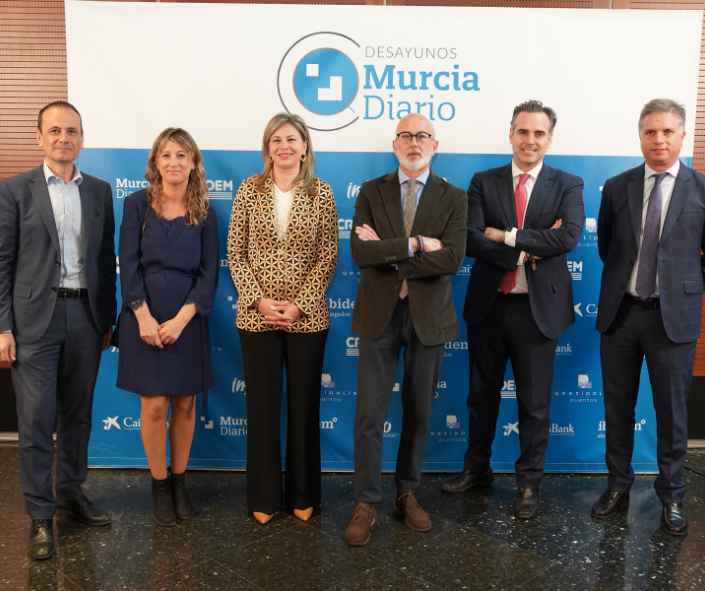 Recepción de invitados en Desayunos MurciaDiario