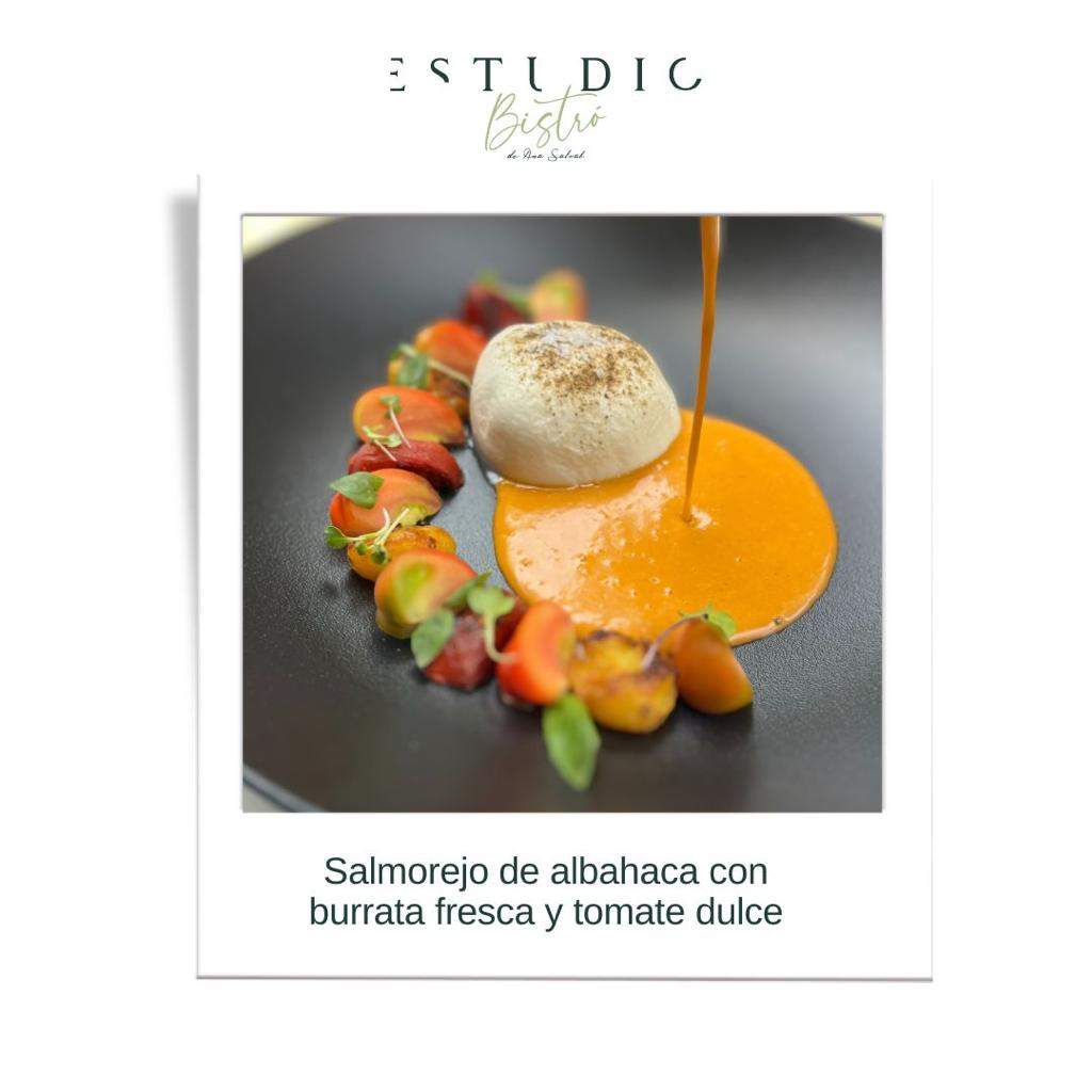 Salmorejo de Albahaca con burrata fresca y tomate dulce