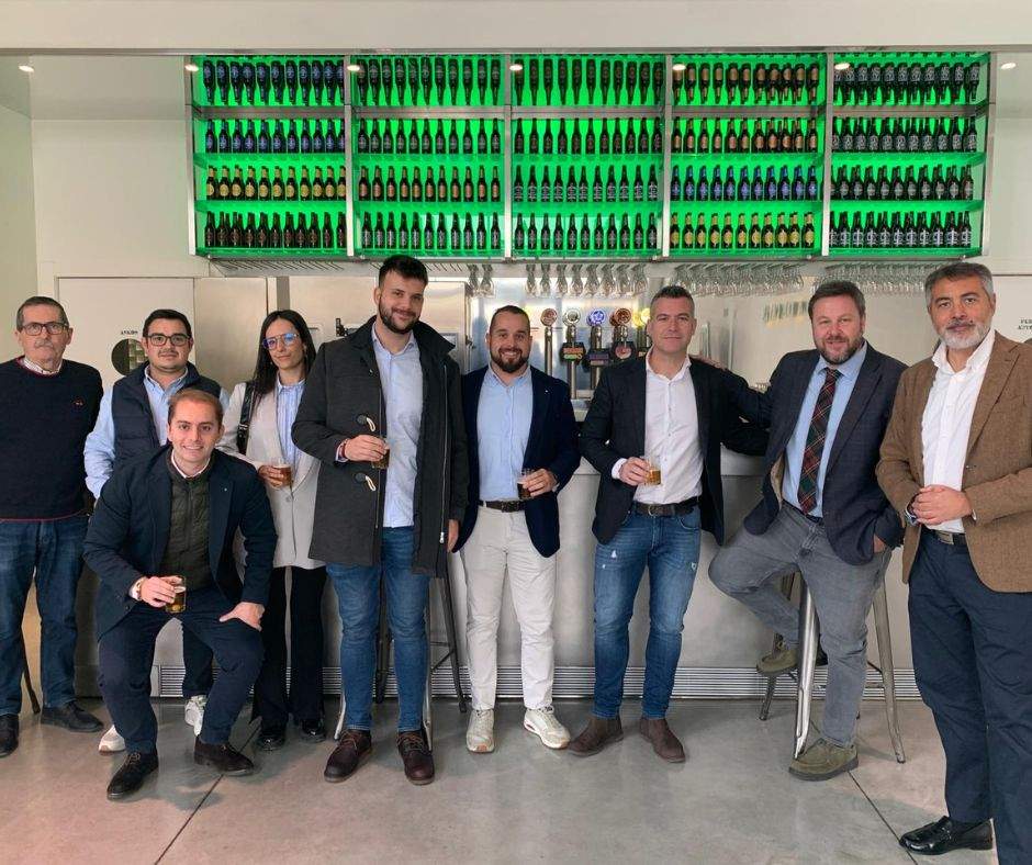 Presentación de la cuarta temporada de Aperitivos Deportivos SBW con Estrella de Levante. (Agencia Weekend)