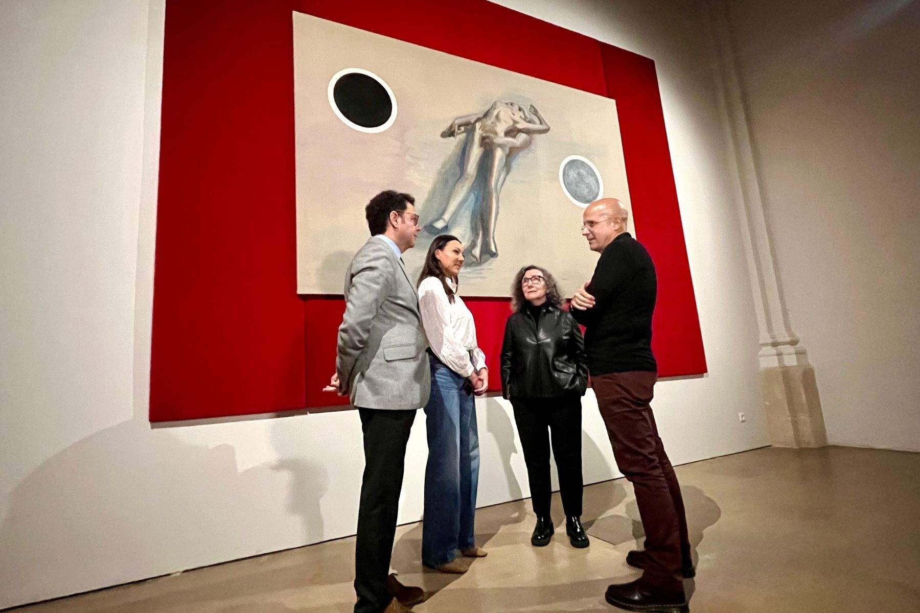 La consejera de Turismo, Cultura, Juventud y Deportes, Carmen Conesa, junto al director general del Instituto de las Industrias Culturales y las Artes, Manuel Cebrián, la artista Victoria Civera y el comisario de la exposición 'Círculo vital', Juan Bautista Peiró. (CARM)