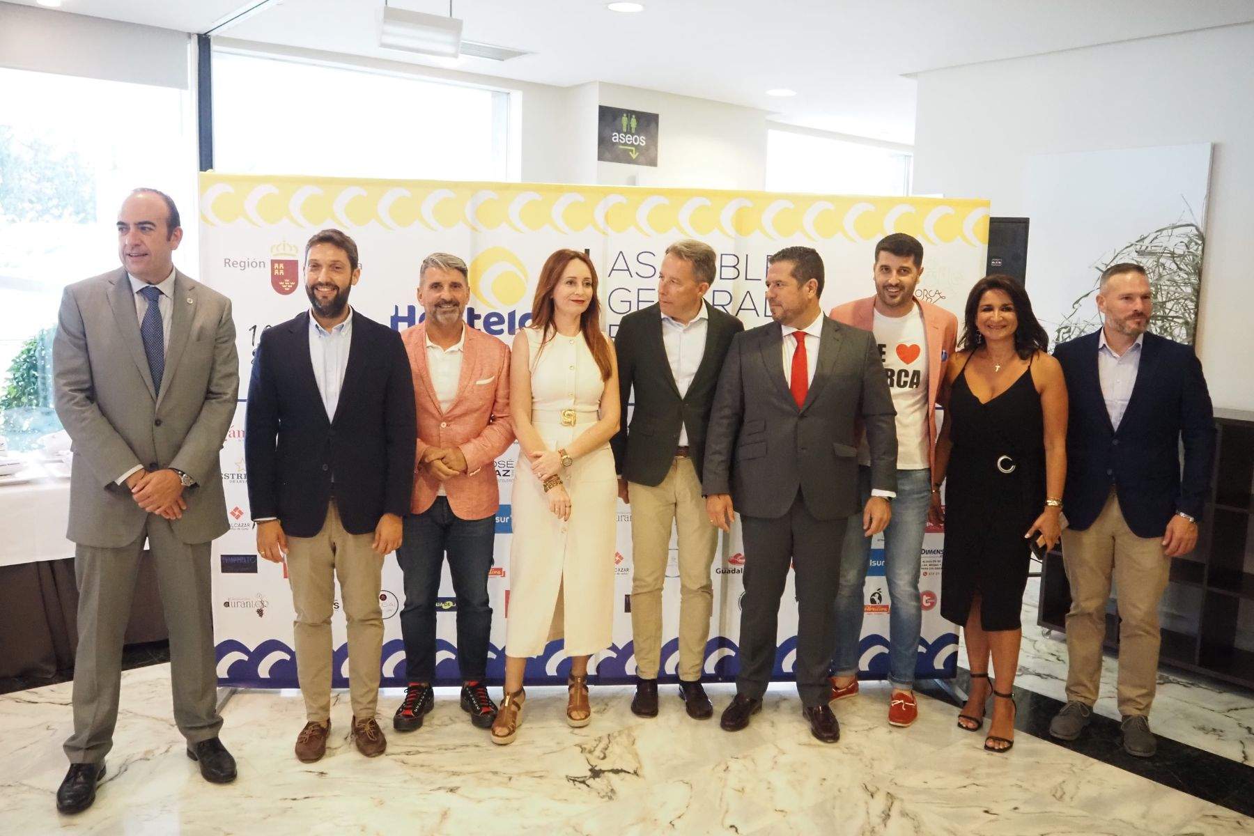 Foto de familia. (Hostelor)