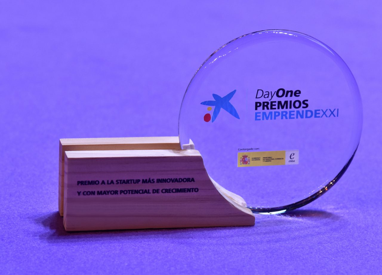 Foto trofeo Premio EmprendeXXI