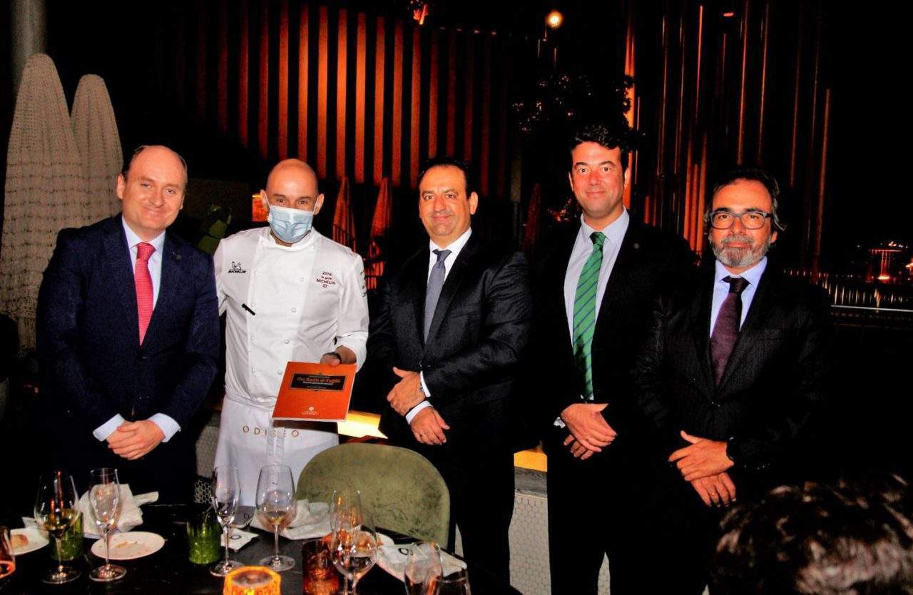 MásTrigo-y-el-Club-Murcia-Gourmet-estrechan-lazos-de-la-mano-del-chef-Nazario-Cano-de-Odiseo-2-1280x834.jpg